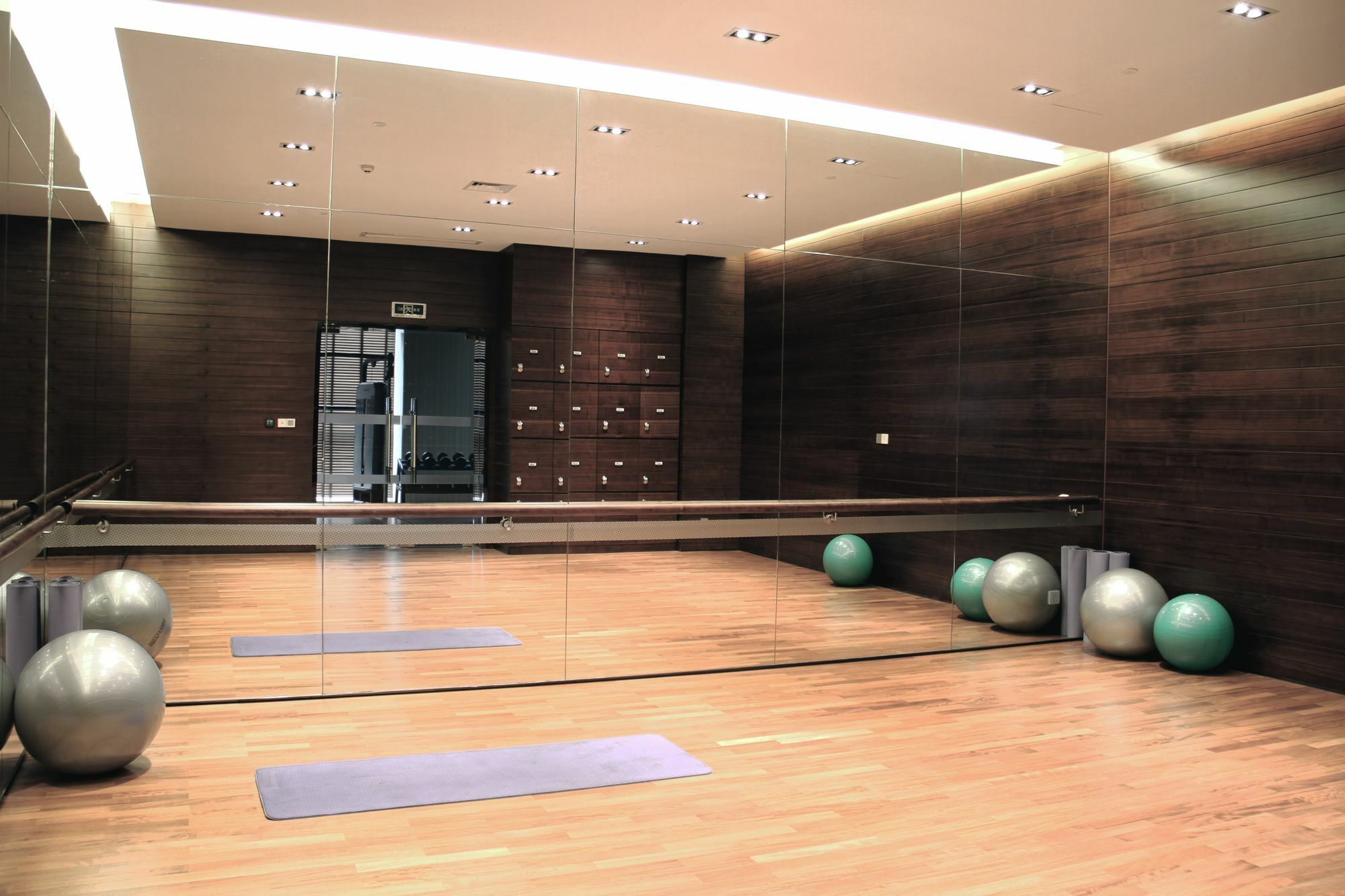 מלון טאיצ'ז'ו Wyndham Garden Yuhuan Downtown מראה חיצוני תמונה